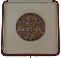 Csíkszentmihályi Róbert (1940-2021) 1973. "Eötvös Loránd-díj" bronz díjérem, eredeti tokban (66-67mm) T:UNC,AU Hungary 1973. "Loránd Eötvös Award" bronze award medallion in original case. Szign.: Róbert Csíkszentmihályi (66-67mm) C:UNC,AU