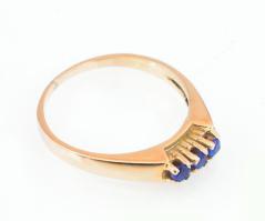 Arany (Au) 14k gyűrű zafírral, jelzett, méret: 56, bruttó: 2,8 g