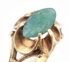 Arany (Au) 14k gyűrű gyökérsmaragddal, jelzett, méret: 53, bruttó: 2,96 g