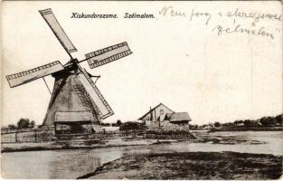 Kiskundorozsma (Szeged), szélmalom (kopott sarkak / worn corners)