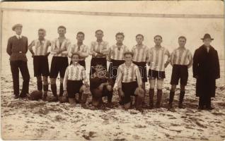 1927 Kiskundorozsma, K.K. Dorozsma focistái, sport. Özv. Sólyom Ferenczné fényképészeti műterme / Hungarian football team. photo (fl)
