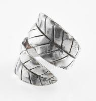 Ezüst (Ag) gyűrű, jelzett, méret: 53, bruttó: 7,6 g