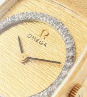 14K Omega női karóra a számlapon brillekkel kirakva. kézi felhúzós szerkezettel. Jelzett, 26x30 mm N...