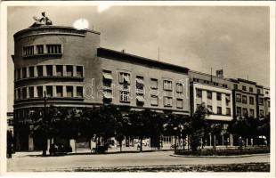 Újvidék, Novi Sad; Horthy Miklós sugárút, gyógyszertár / street, pharmacy