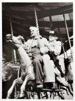 Pierre Borhan: Izis. Rétrospective Izis. 14 Octobre - 8 Januier Hotel de Sully. Paris, 1988., Caisse...