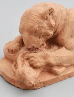 Gády Kayser Lajos (1895-1983): Oroszlán és prédája. Terrakotta, jelzett, 40 cm
