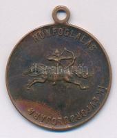 ~1916 (?) &quot;Honfoglalás ...-ik évfordulójára / Honalapító őseink emlékére&quot; bronz emlékérem füllel. Szign.: B.Á.J.(?) (34mm) T:XF patina