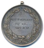 1922. "Vándor Kedv Kerékpárkör Budapest 1896" jelzett Ag sportemlékérem, hátoldalon gravír...