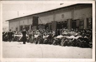 1946 Dorog, bányászok temetése a szerencsétlenség után. photo