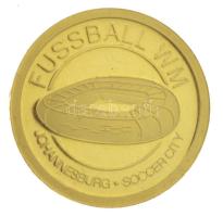 Dél-Afrika 2010. "Futball Világbajnokság" Au mini emlékérem (1,23g/0.585) T:AU (PP)
South...