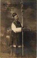 Dr. Walter Gyula püspök az apostoli kereszttel IV. Károly koronázásán 1916. dec. 30., Erdélyi Budapest (Rb)