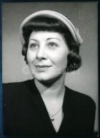 cca 1970 Olthy Magda színésznő, sajtófotó, 17,5x12,5 cm