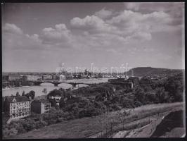 Szendrő István (1908-2000): Budapesti panoráma az 1945 előtti időszakból, pecséttel jelzett fotó, 17×23 cm