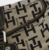 2 darab régi táska, közte Tommy Hilfiger, kopott állapot