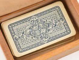 Magyar kártya pakli, teljes, retro fa dobozban