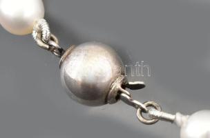 Édesvízi gyöngysor ezüst (Ag) szerelékkel. d: 6-6,5mm, 45 cm