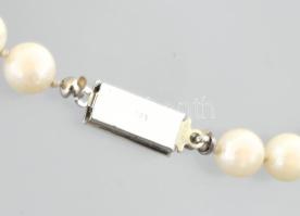 Akoya gyönygsor, 6,5-7 mm gyöngyökkel, ezüst (Ag) kapoccsal. 45 cm