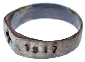 Német Birodalom ~1917. "1914-1917" ezüstözött bronz gyűrű (64-es méret), kissé kopott ezüs...