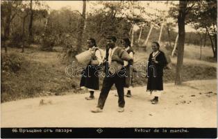Sofia, Sophia, Sofiya; Retour de la marché / visszatérés a piacról / return from the market, Bulgarian folklore