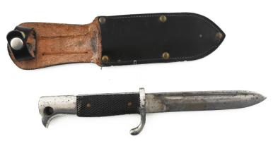 Modern német bajonett, hiányos, bőr tokkal, jelzés nélkül 26,5 cm