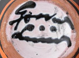 Gorka Lívia (1925-2011): Váza. Mázas kerámia, jelzéssel, minimális kopottsággal, m: 14 cm