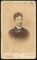 1890 Fiatal fiú portréja, keményhátú fotó Rechnitzer István pancsovai műterméből, vizitkártya, kis sérüléssel, foltokkal, 10,5x6,5 cm