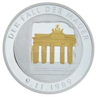 Németország DN A berlini fal leomlása kétoldalas, ezüstözött és aranyozott fém emlékérem (35mm) T:PP Germany ND Der fall der Mauer (The fall of the wall) two-sided, silvered and gilt metal medallion (35mm) C:PP