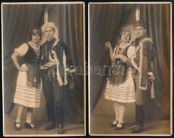 cca 1925 Pár magyaros viseletben, 2 db fotólap Békésy újpesti fényképész műterméből, 13,5x8,5 cm