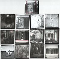 Menesdorfer Lajos (1941-2005) budapesti fotóművész hagyatékából, 13 db vintage nézőkép aktfelvételekről, ezüst zselatinos fotópapíron, 6x6 cm