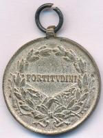 1917. "Károly Ezüst Vitézségi Érem II. osztálya" ezüstözött bronz kitüntetés modern mellsz...