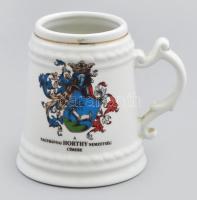 Kőbányai porcelángyár (Witeg): Nagybányai Horthy Miklós családi címerével díszített dísz korsó. Matricás, jelzett, hibátlan 10 cm