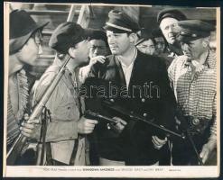 cca 1940 előtt készült ,,Shanghai Madness" című amerikai film egy jelenete, 1 db vintage produkciós filmfotó, ezüst zselatinos fotópapíron, Pánczél György (1920-?) filmtörténész hagyatékából, rajzlapra felragasztva, 19x23 cm