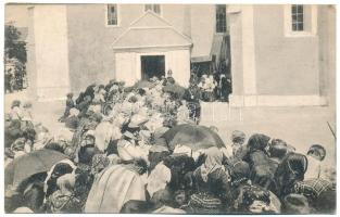 1913 Héthárs, Lipany, Lipjany; A római katolikus templom 400 éves fennállásának jubileuma, ünnepi szent mise alatt. Krischer Lipót kiadása, Divald Károly fia / Roman catholic church's 400th anniversary of existence, festive mass