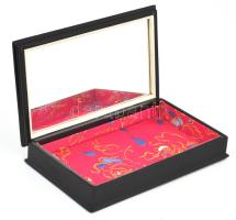 Lakkozott fa doboz, belül színes béléssel tükörrel 15x26 cm