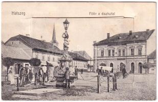 1911 Hátszeg, Hateg; Főtér a díszkúttal, üzletek, piac. Mester János kiadása W.L. Bp. 1911-13. leporellólap 10 képpel / main square, fountain, shops, market. leporellocard with 10 pictures (fl)