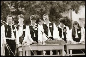 cca 1985 Kecskemét, Vincze János (1922-1999) kecskeméti fotóművész hagyatékából 48 db vintage NEGATÍ...