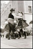 cca 1985 Kecskemét, Vincze János (1922-1999) kecskeméti fotóművész hagyatékából 48 db vintage NEGATÍ...