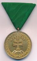 1922. &quot;Magyar Bronz Érdemérem&quot; aranyozott bronz kitüntetés peremén &quot;Bronz&quot; jelzéssel, mellszalagon T:AU kissé kopott aranyozás Hungary 1922. &quot;Hungarian Bronze Merit Medal&quot; gold plated bronze decoration with &quot;Bronz&quot; hallmark on the edge, with ribbon C:AU slightly worn gilding NMK 392.