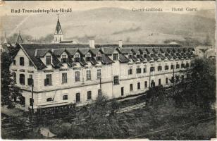 Trencsénteplic, Trencianske Teplice; Garni szálloda, villamos. Wertheim Zsigmond kiadása / Hotel Garni, tram (EB)