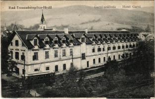 Trencsénteplic, Trencianske Teplice; Garni szálloda, villamos. Wertheim Zsigmond kiadása / Hotel Garni, tram (EK)