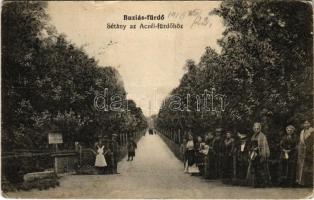 1916 Buziás-fürdő, Baile Buzias; Sétány az Aczél fürdőhöz. Heksch Manó kiadása / promenade to the spa (EB)