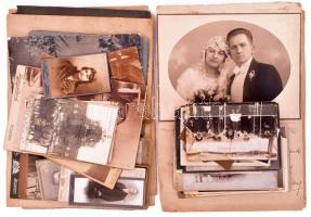 cca 1890-1940 Vegyes régi családi fotók, össz. 70 db, többségében századforduló körüli, közte sok keményhátú. Vegyes méretben és állapotban.