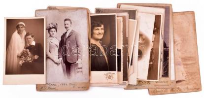 cca 1890-1940 Vegyes régi családi fotók, össz. 70 db, többségében századforduló körüli, közte sok ke...