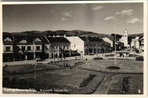 Gyergyószentmiklós, Gheorgheni; Kossuth Lajos tér, gyógyszertár, Lázár Kálmán, Biró Ferenc, Csiky Árpád üzlete / square, pharmacy, shops