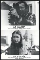 cca 1982 ,,Az amatőr" című lengyel film jelenetei és szereplői, 8 db produkciós filmfotó nyomdatechnikával sokszorosítva, egyoldalas nyomással, kartonlapra, a használatból eredő (esetleges) kisebb hibákkal, 18x24 cm