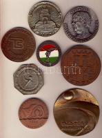 Kis tétel, benne 7db klf nagyalakú emlékplakett, magyar és külföldi + 1db jelvény T:2