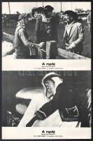 cca 1978 ,,A nyáj" című török filmdráma jelenetei és szereplői, 4 db produkciós filmfotó nyomdatechnikával sokszorosítva, egyoldalas nyomással, kartonlapra, a használatból eredő (esetleges) kisebb hibákkal, 18x24 cm