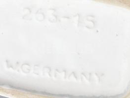 Retro német fehérmázas négyoldalas váza, domború mintával, jelzéssel, kis kopással, m: 16 cm