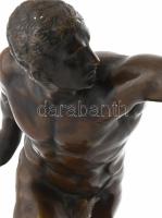 Jelzés nélkül: Rohamozó. (Férfi akt). Bronz. Rézlappal borított fa talapzaton. XX: sz. eleje. m: 30 ...