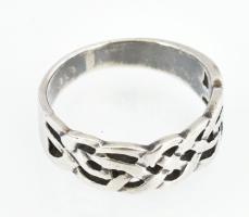 Ezüst(Ag) meandermintás áttört gyűrű, jelzett, méret: 57, nettó: 4,1 g